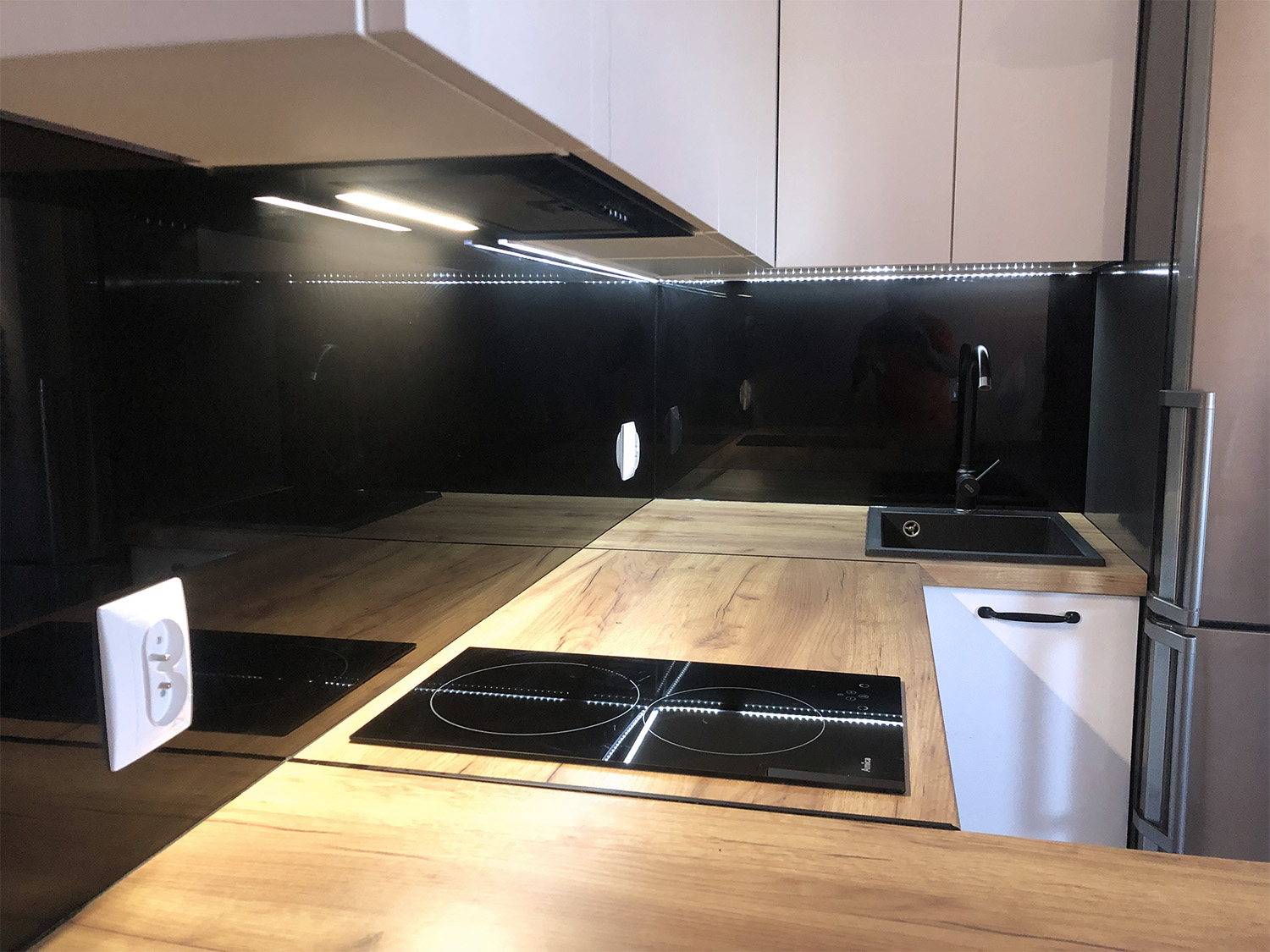 Szkło hartowane czarne do kuchni